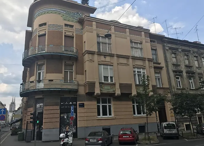 Loox Apartments Hatzova